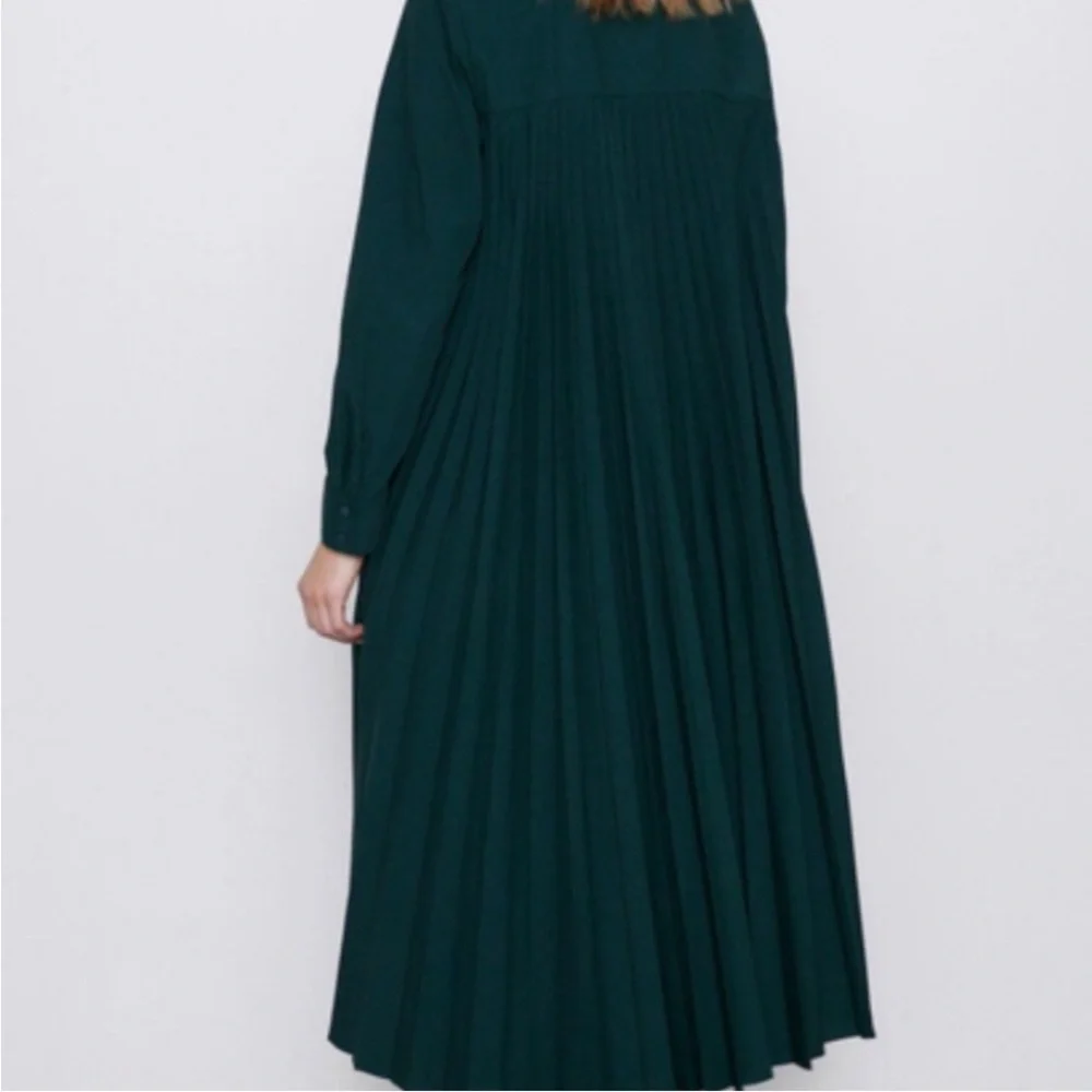 Zara Hunter Green Midi Pleated Dress - Picture 3 of 15